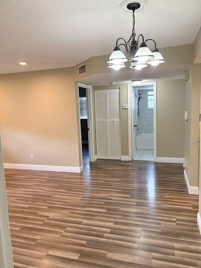 Photo - SPECIAL*** 1/2 OFF THE 2nd Months Rent - Q...