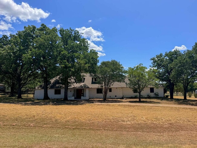 Building Photo - Beautiful 6 bed, 2 bath home in Burleson!