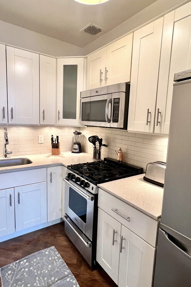 Photo - 134 W 71st St