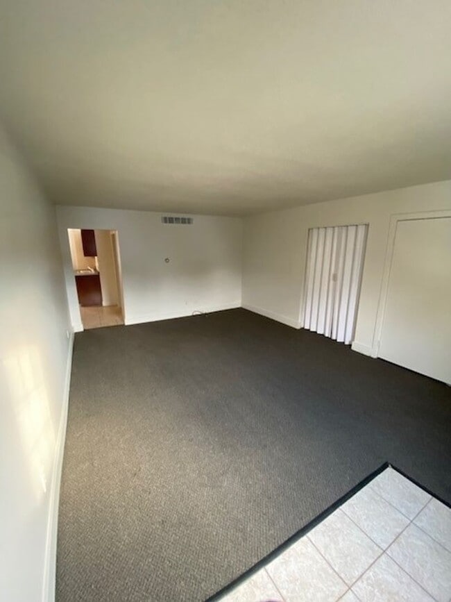 Photo - 2 Bedroom, Townhomes for rent in Urbandale, IA Unit 3803 67th St