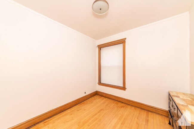 Photo - 1 bedroom in Chicago IL 60640 Unit 1