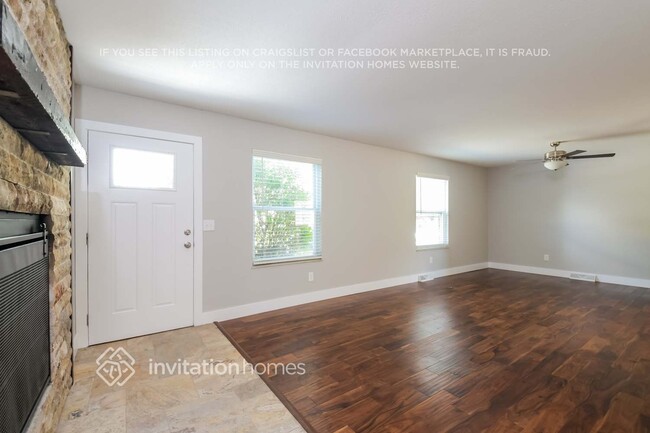 Photo - 10729 Owens St