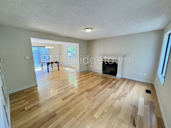 Photo - 702 SW 6th Ct