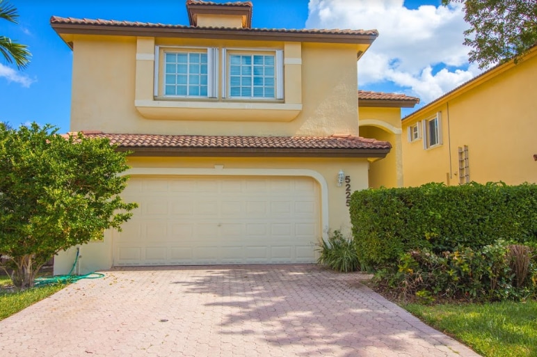 Photo - 5249 NW 112th Ct (Doral, FL)