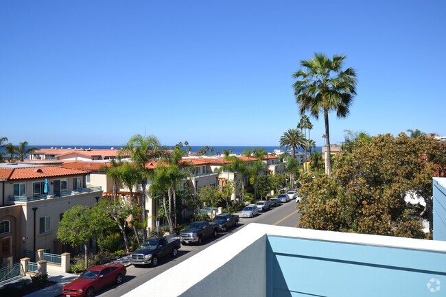 Building Photo - Modern 3BD/2.5BA in La Jolla! Private Doub... Rental