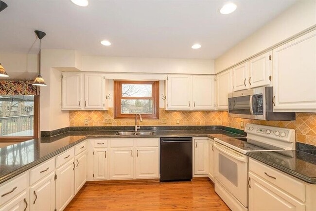 Photo - 1851 Foxhollow Dr