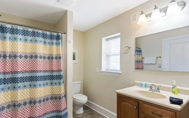 Photo - OFF-SEASON LOWER SUITE 2 BED/1BATH/LIVING ...