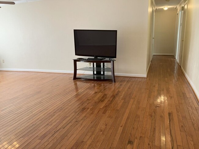 Photo - 577 Virginia Ave