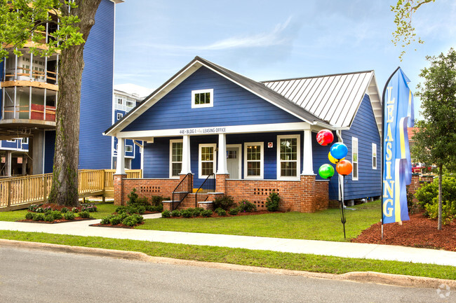 Building Photo - Casanas Village At Frenchtown Square Rental