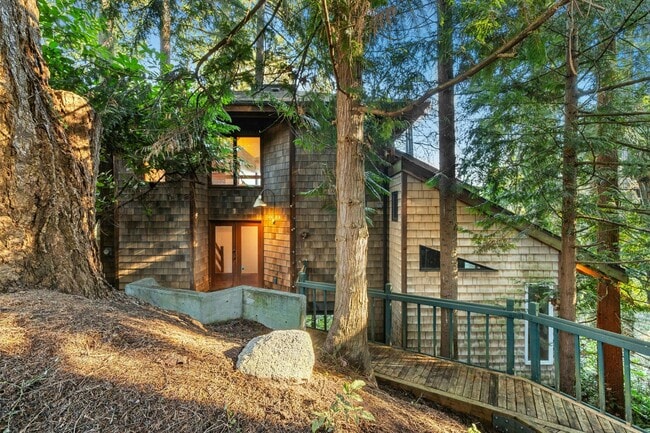 Photo - 2Bd/1.75Ba Mercer Island House
