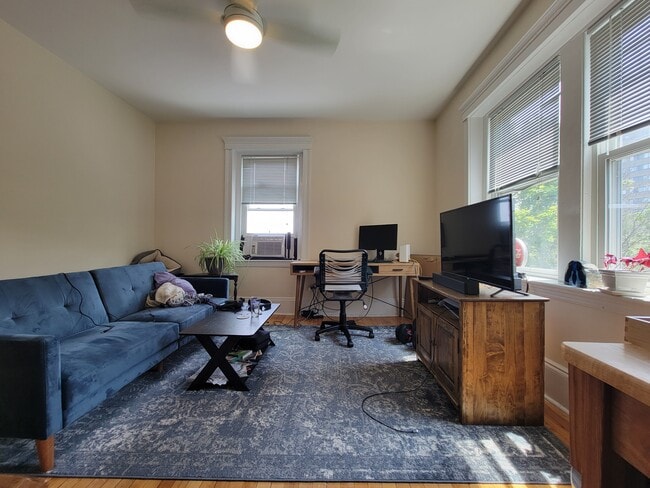 164 Strathmore Rd Unit 25