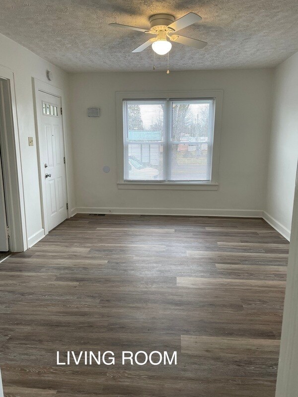 Photo - 220 W Willow St