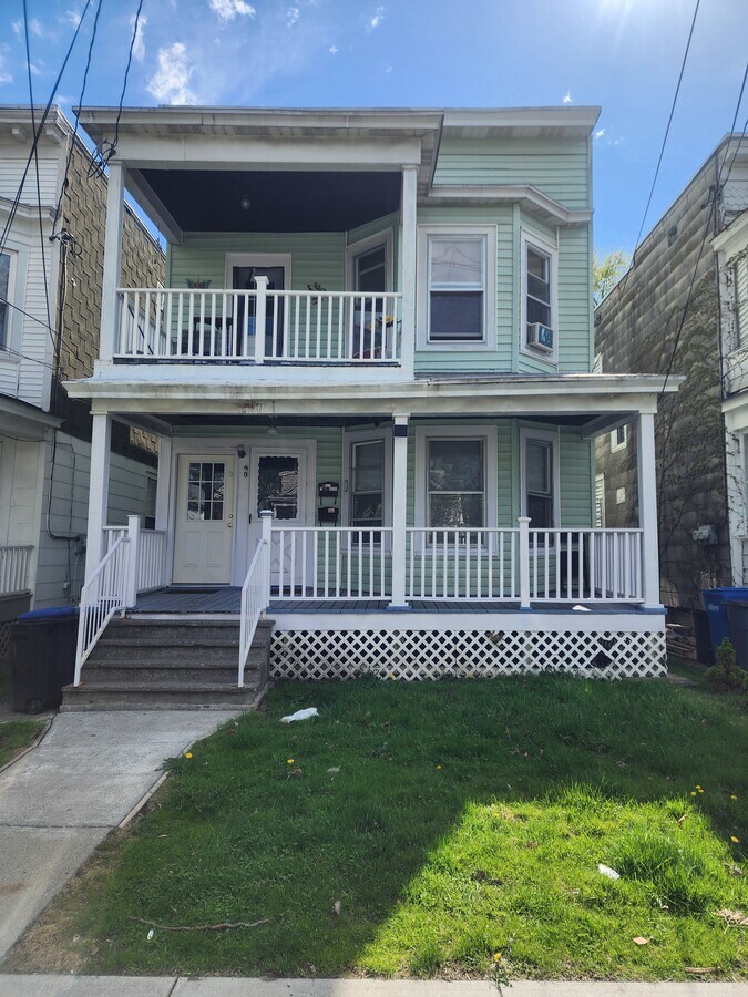 Photo - 90 Woodlawn Ave