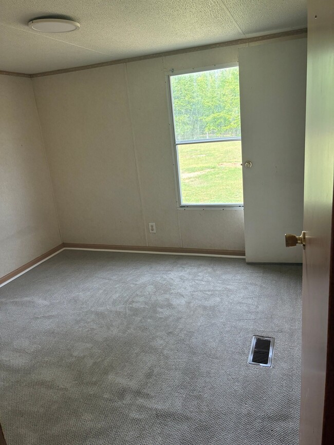 Photo - 4805 Old Stone Rd