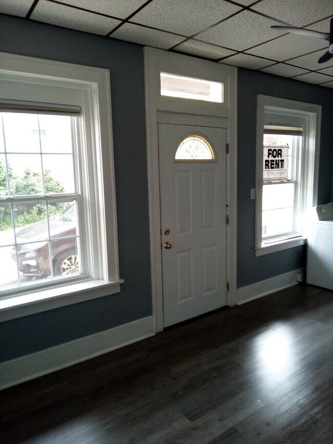 Photo - 105 W Monroe Ave