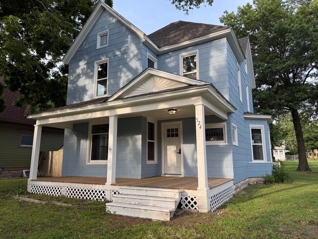 Building Photo - 524 S Evergreen Ave