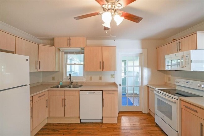 Photo - 2055 Anderson Dr SE