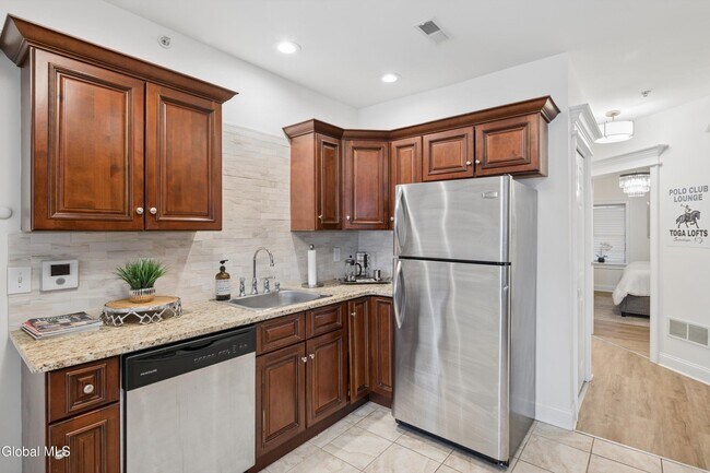 Photo - 425 Broadway Unit 2