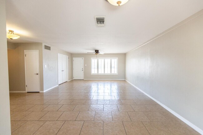 Photo - 8050 E Clarendon Ave