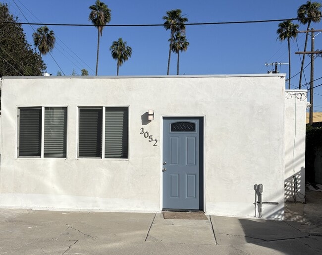 stand alone building - 3052 West Blvd Unit 3052