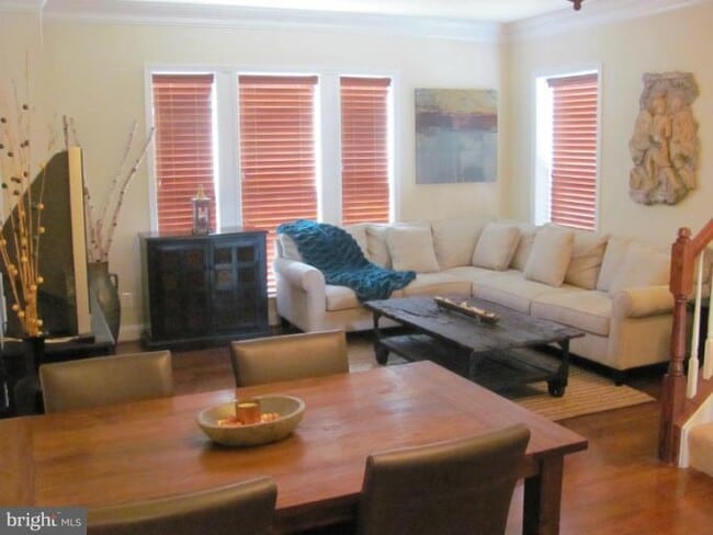 Photo - 20631 Sibbald Square Townhome
