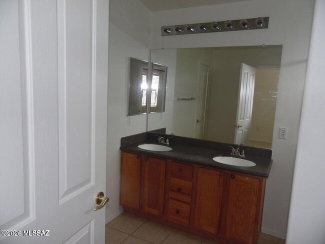 Photo - 7325 E Weeping Willow Dr