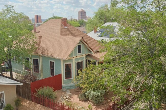 HISTORIC QUEEN ANNE 3 Bedroom 2 Bath - HISTORIC QUEEN ANNE 3 Bedroom  2 Bath House