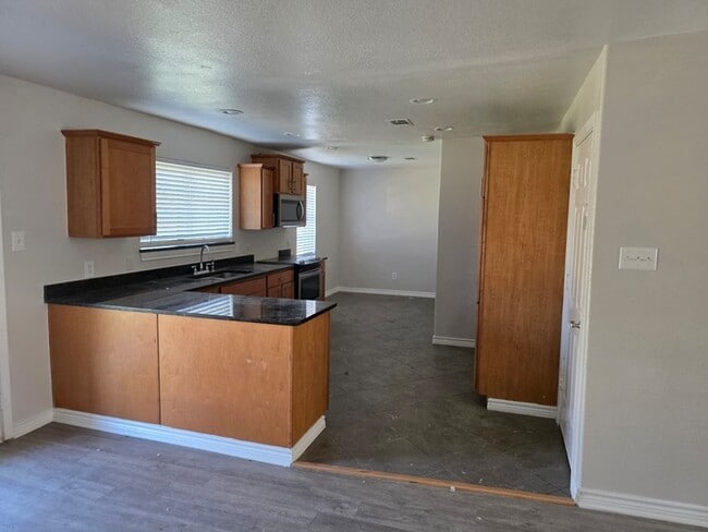 Photo - 2937 Laramie St