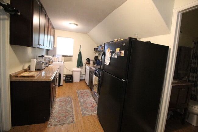 Photo - 705 E 6th St Unit 2