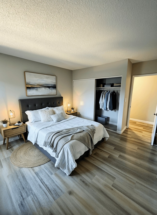 Building Photo - Villa Park