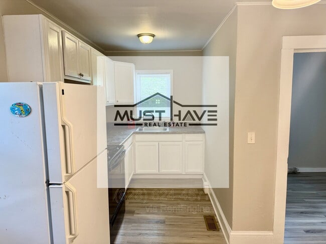 Photo - 515 Ridgeway Pl SW