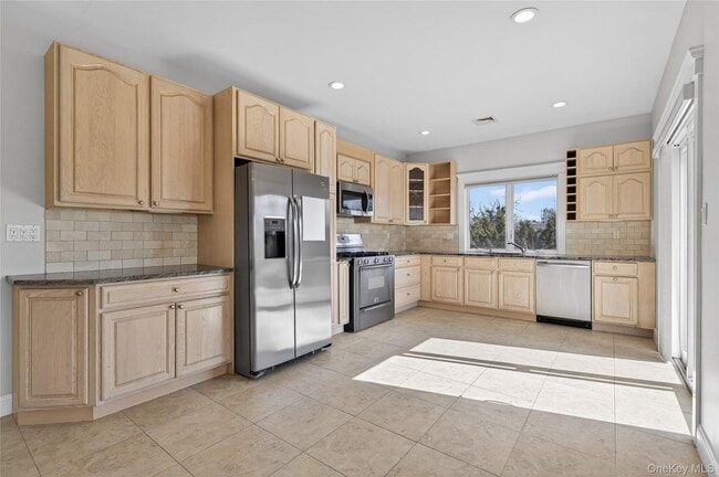 Photo - 24 Bayville Ave Unit 1