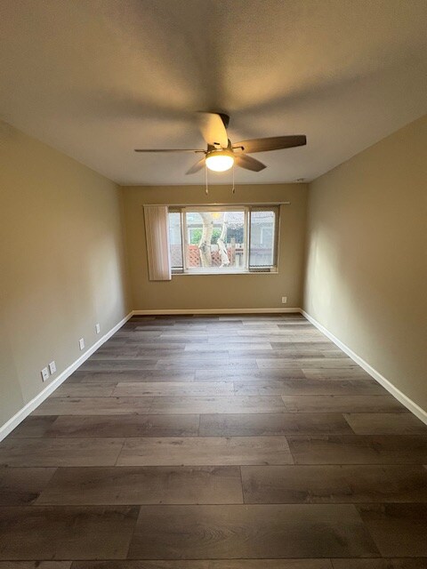 Photo - 5499 Claremont Ave Unidad 4