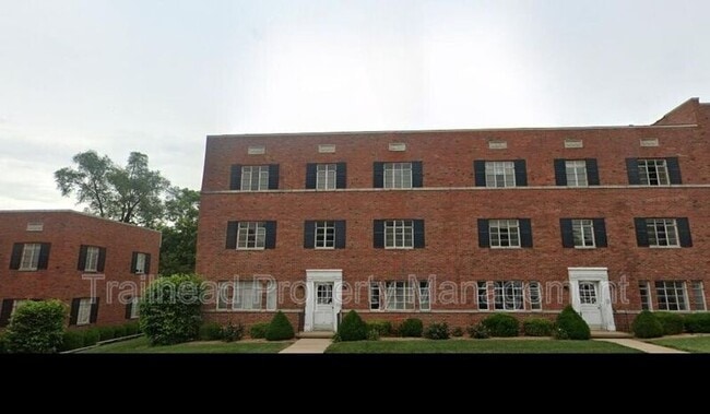 Photo - 300 E Gregory Blvd