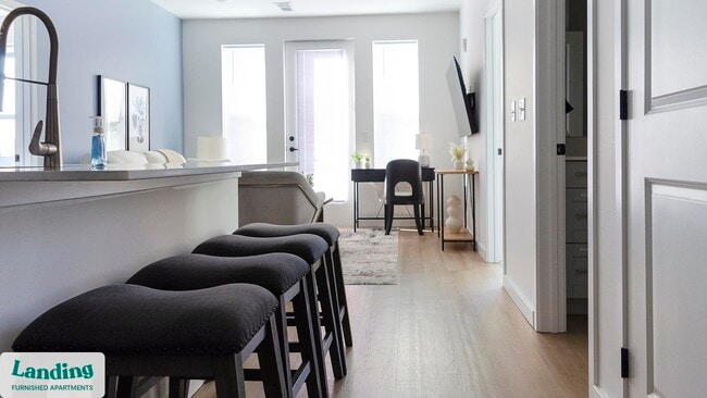 Photo - 650 N Main St Unidad 306