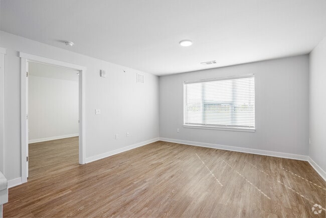 1BR, 1BA - Floor Plan C - 777SF - Living Room - Hillcrest Green II