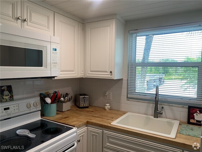 Building Photo - 1724 Pine Valley Dr Unit 201 Rental