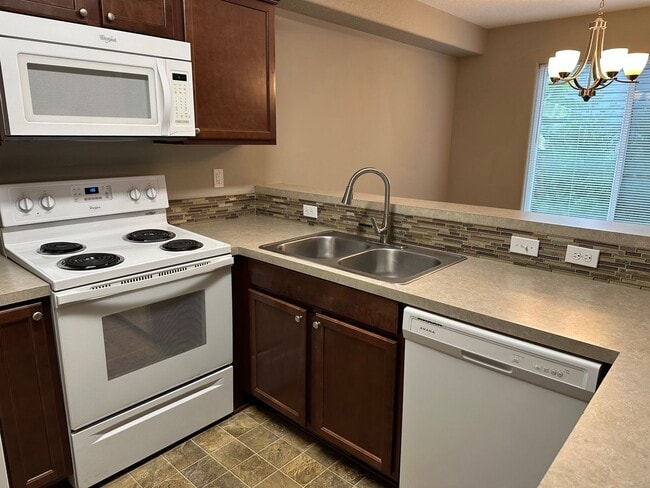 Photo - Very Nice & Clean 3 Bedroom 2 1/2 Bath 2 S...
