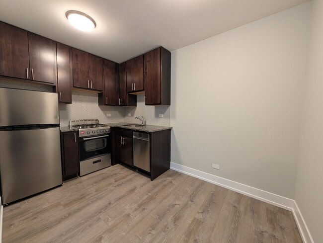 Photo - 530 W Surf St Unit 308