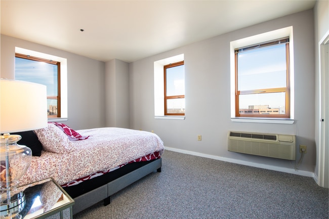 Photo - Skyline Tower