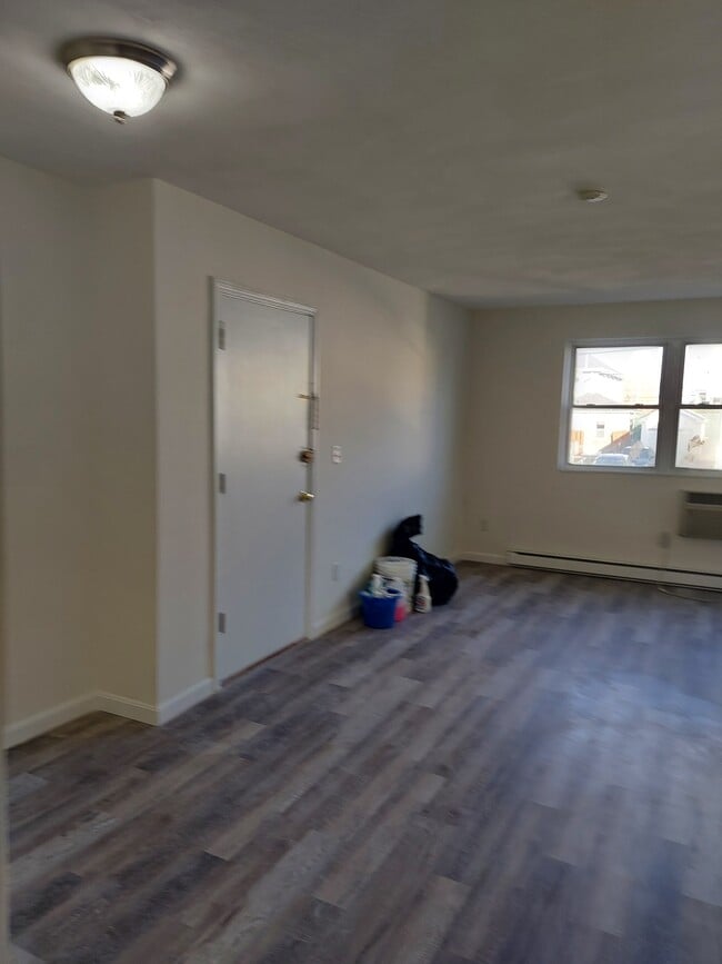 Photo - 144 West St Unit 2