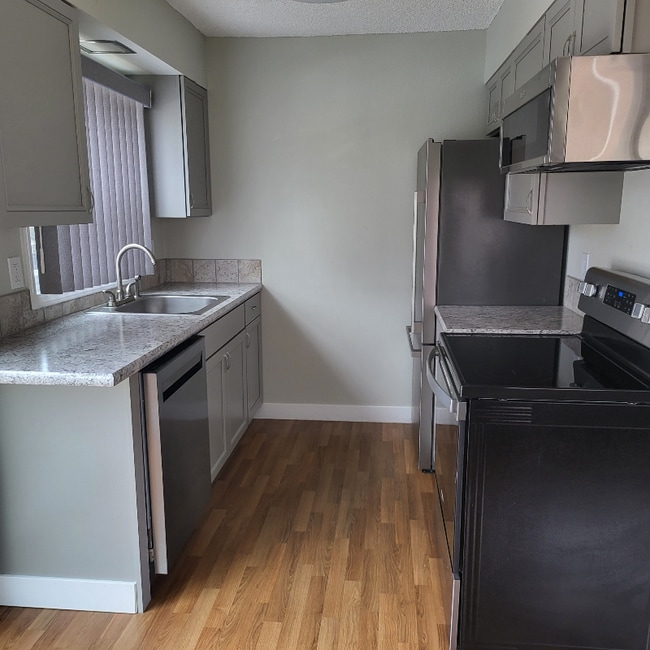 Photo - 2755 NE Hogan Dr Unidad 11