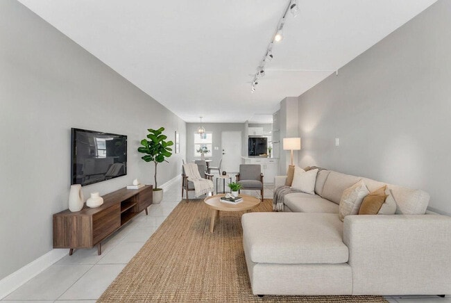 Photo - 2555 NE 11th St Unidad 708