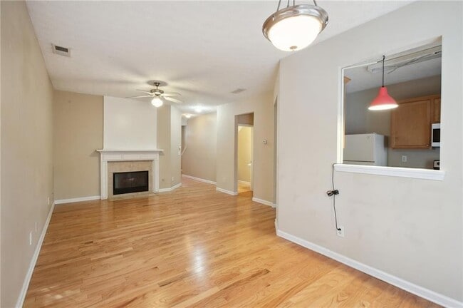 Photo - 1648 Jackson Way