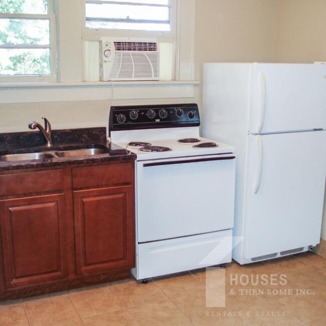 Photo - 16 W Stone Ave