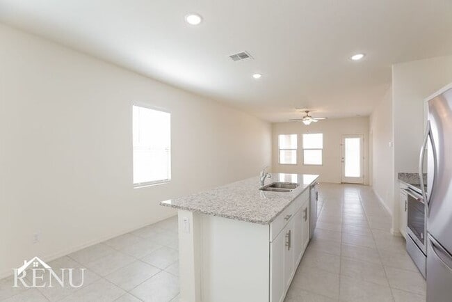 Photo - 18443 Conquistador Dr