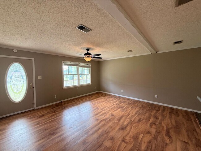 Photo - Guntersville, AL Home for Rent!
