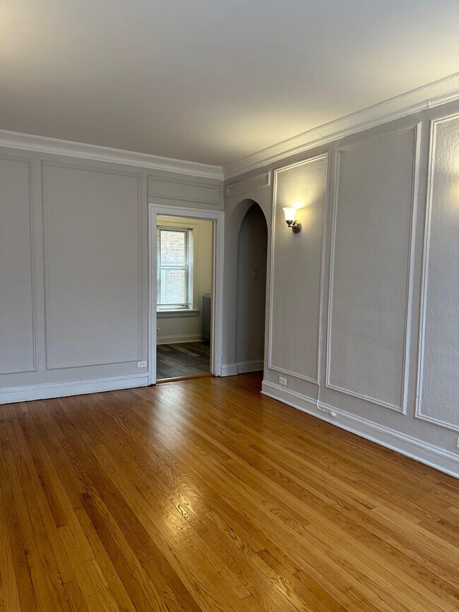 1637 W Estes Ave Unit ONE BEDROOM - 1A
