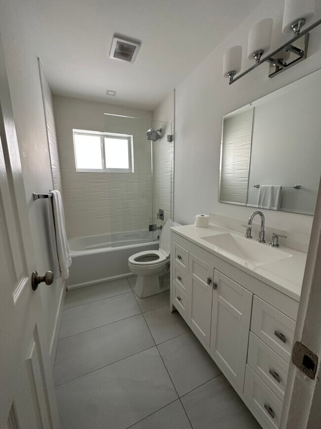 Photo - 1511 Robbia Ave