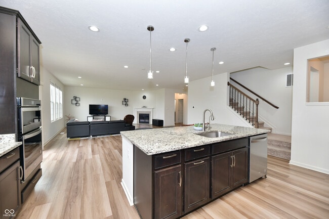 Photo - 6013 Meadowview Dr